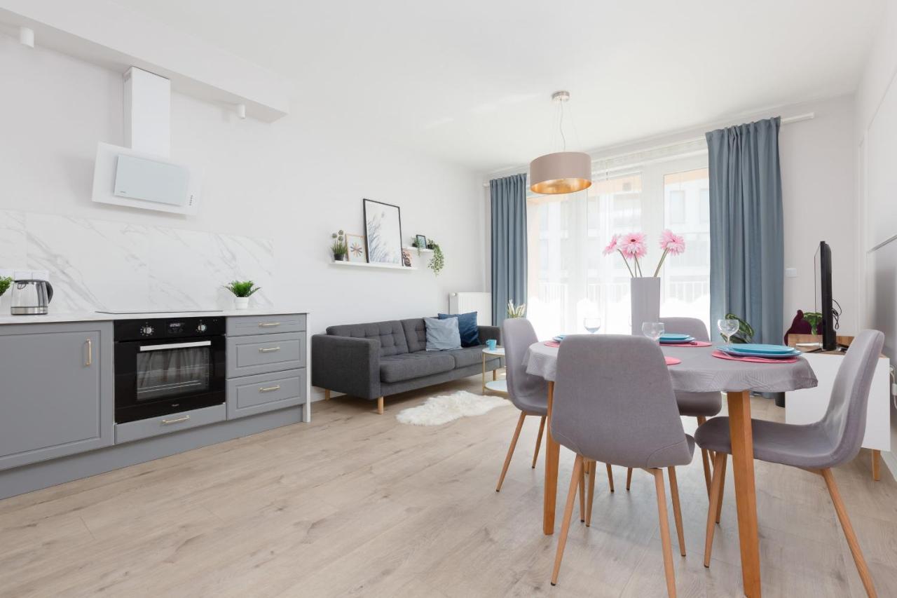 Modern With Balcony Mokotow Aignera By Renters Apartment